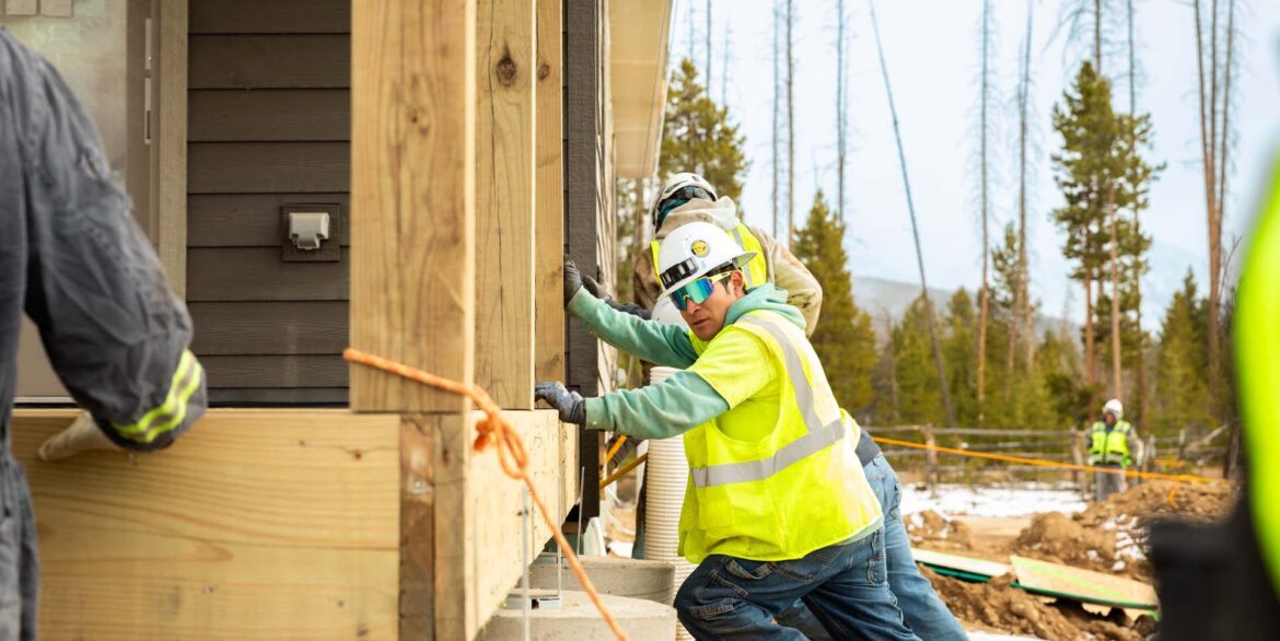 HPM-Rocky-Mountain-National-Park-Housing-Project-ROMO-lowering-on-to-foundation