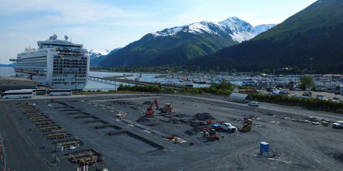 HPM-Seaward-Cruise-Terminal-with-cruise-ship